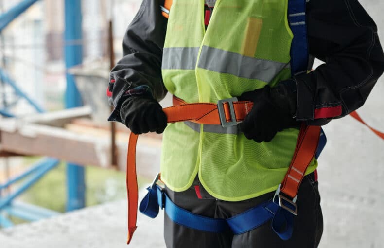 Equipamiento Esencial para Trabajos en Altura
